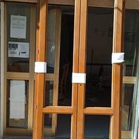 Finestre in legno compresi di vetro camera