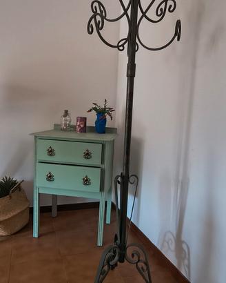 Elegante appendiabiti in ferro battuto