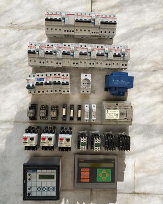 Lotto componenti elettrici