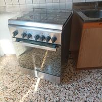Cucina con forno elettrico