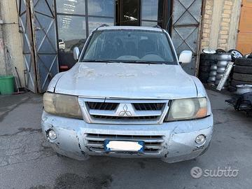 Ricambi Mitsubishi Pajero DiD 3.2 165cv del 2001