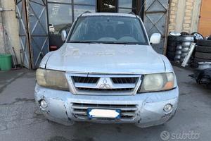 Ricambi Mitsubishi Pajero DiD 3.2 165cv del 2001