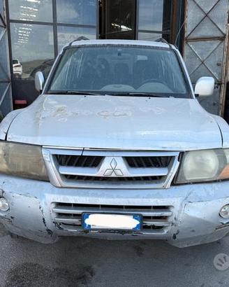 Ricambi Mitsubishi Pajero DiD 3.2 165cv del 2001