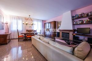 Ingresso indipendente di ampie metrature con box d