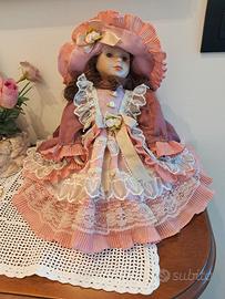 2 bambole in porcellana