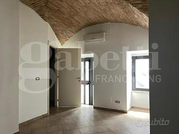 Negozio Vasto [IM202649ACG]
