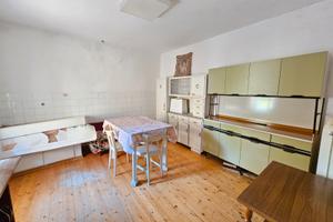 PORZIONE DI CASA con GIARDINO/ORTO e CANTINE