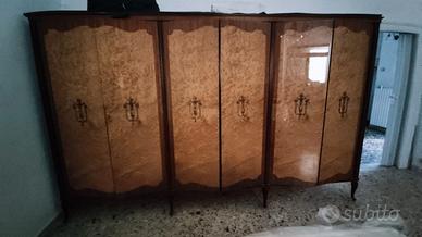 Armadio stile antico