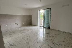 Appartamento di 105 m² con 3 locali e box auto a S