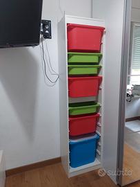 Mobile Ikea con contenitori