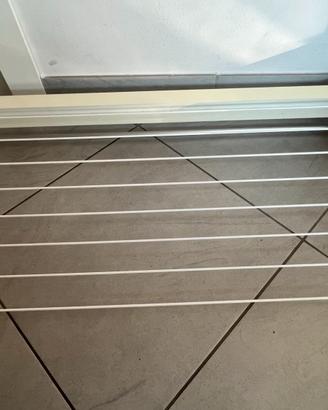 Stendino estraibile a muro – marca Leifheit
