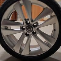 Set di 4 cerchi in lega da 18" originali Opel.