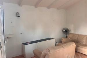 COLONNA CASA INDIPENDENTE TRILOCALE Con GIARDINO