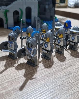 10x LEGO Minifigures serie castle - castello Horse