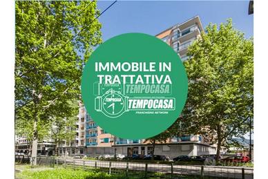 QUADRILOCALE PIANO ALTO CON BOX