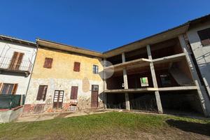 CASA SEMINDIPENDENTE A CALLIANO