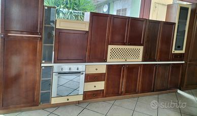 cucina in legno bicolore 