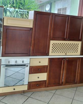 cucina in legno bicolore 