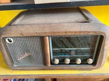 Radiofonografo FADA la precisa d epoca anni 30/40