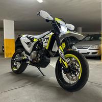 Husqvarna 701 Supermoto 2022