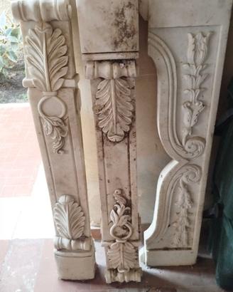 Cornice caminetto in marmo di Carrara