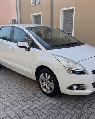 Peugeot 5008 1.6 HDi 112cv 7posti Ok Neopatentati