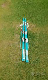 Sci Elan con attacchi e bastoncini.  Elan FAS 300