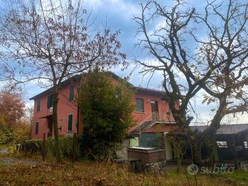 Casa indipendente di 295 m² con più di 5 locali e 