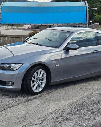 Serie 3 E92 Coupe 325i Coupe Futura