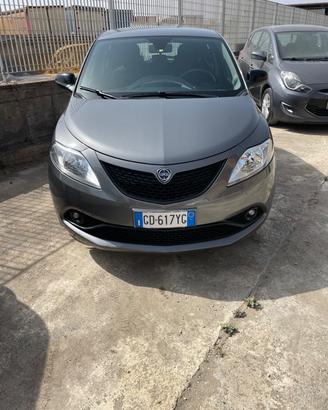 Lancia Ypsilon 1.0 FireFly 5 porte S&S Hybrid Ecoc