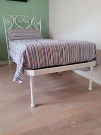 letto singolo in ferro battuto