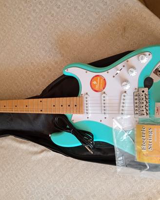 chitarra elettrica Miusine con amplificatore 