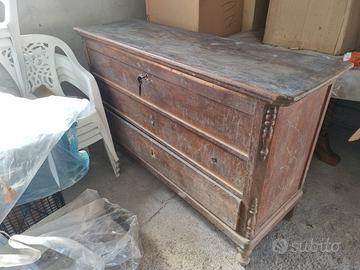 Mobile antico da restaurare