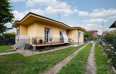 Villa a Cassago Brianza 4 locali