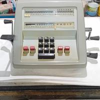 calcolatrice  Facit CM 2-16 anni 60 vinta