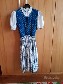 Dirndl / abito tradizionale
