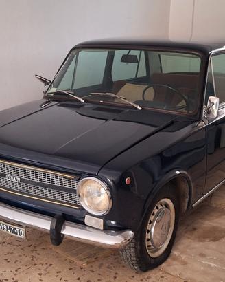 auto d'epoca FIAT 124 berlina blu  x VERO AMATORE 