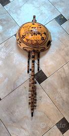 Liuto etnico africano in zucca intagliata