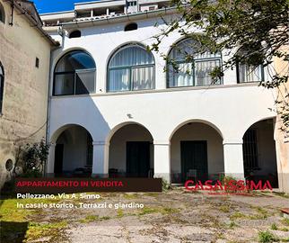 Proprietà in casale storico giardino e terrazzo