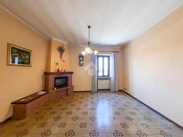 4 LOCALI A CALVAGESE DELLA RIVIERA