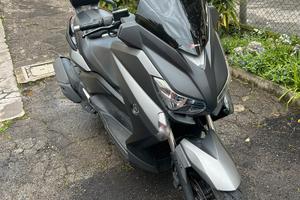 Yamaha X-Max 400