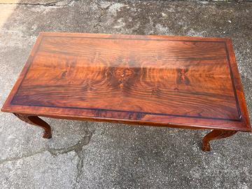 Tavolo da salotto in legno massello con intarsi