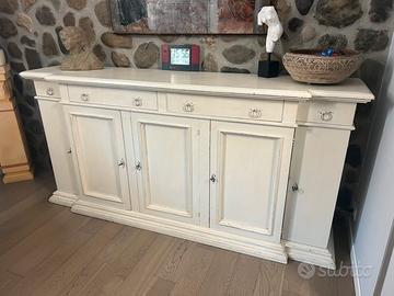Madia credenza