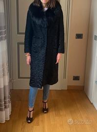 Cappotto di Astrakan con collo volpe