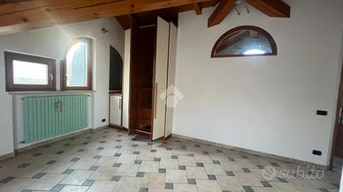 CASA SEMINDIPENDENTE A NOVATE MILANESE