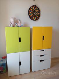 Mobile IKEA con mensole – capiente e versatile