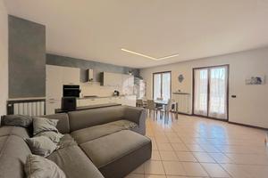 4 LOCALI A CASTEL D'AZZANO