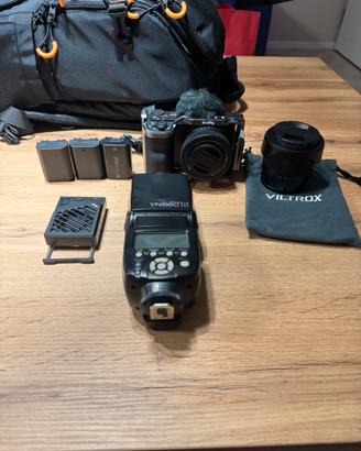 Sony ZV-E10 II + 2 obiettivi + cage + acessori