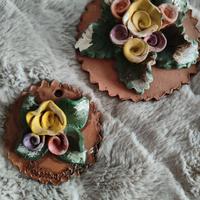 Formelle in terracotta con fiori