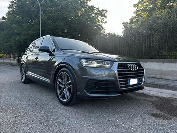 Audi q7 s line 7 posti perfetta!